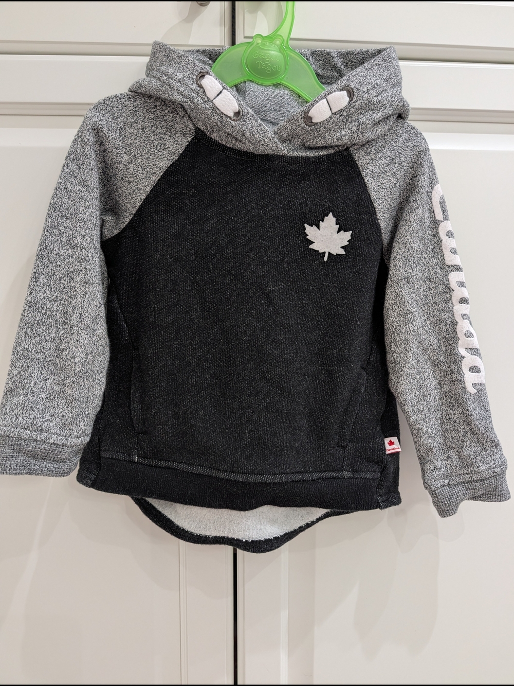 4/$20 Canadiana Toddler Hoodie – Size 3T